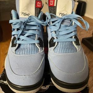 Retro4 university blue men’s size 10 condition8/10